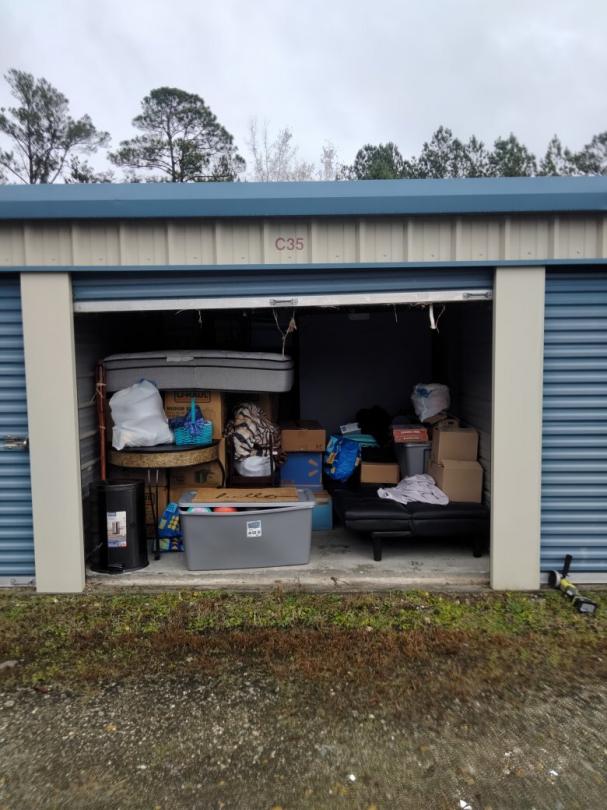 Storage Unit Auction in Hinesville, GA at Gray Line Storage 100